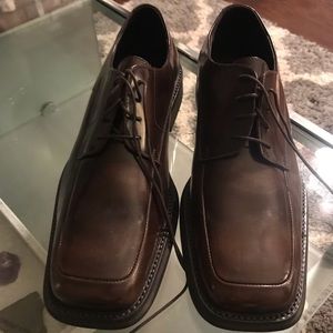 Kenneth Cole brown dress shoes